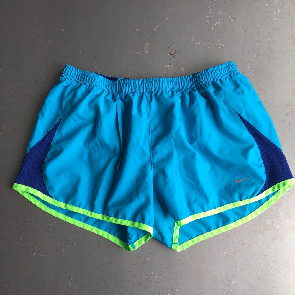 Nike women’s running shorts size M